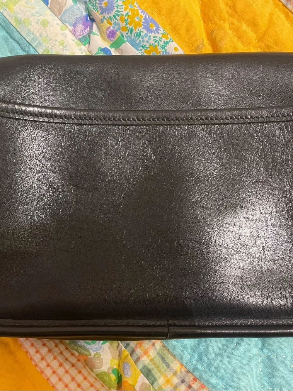 Vintage Coach 9755 Pocket purse black leather
